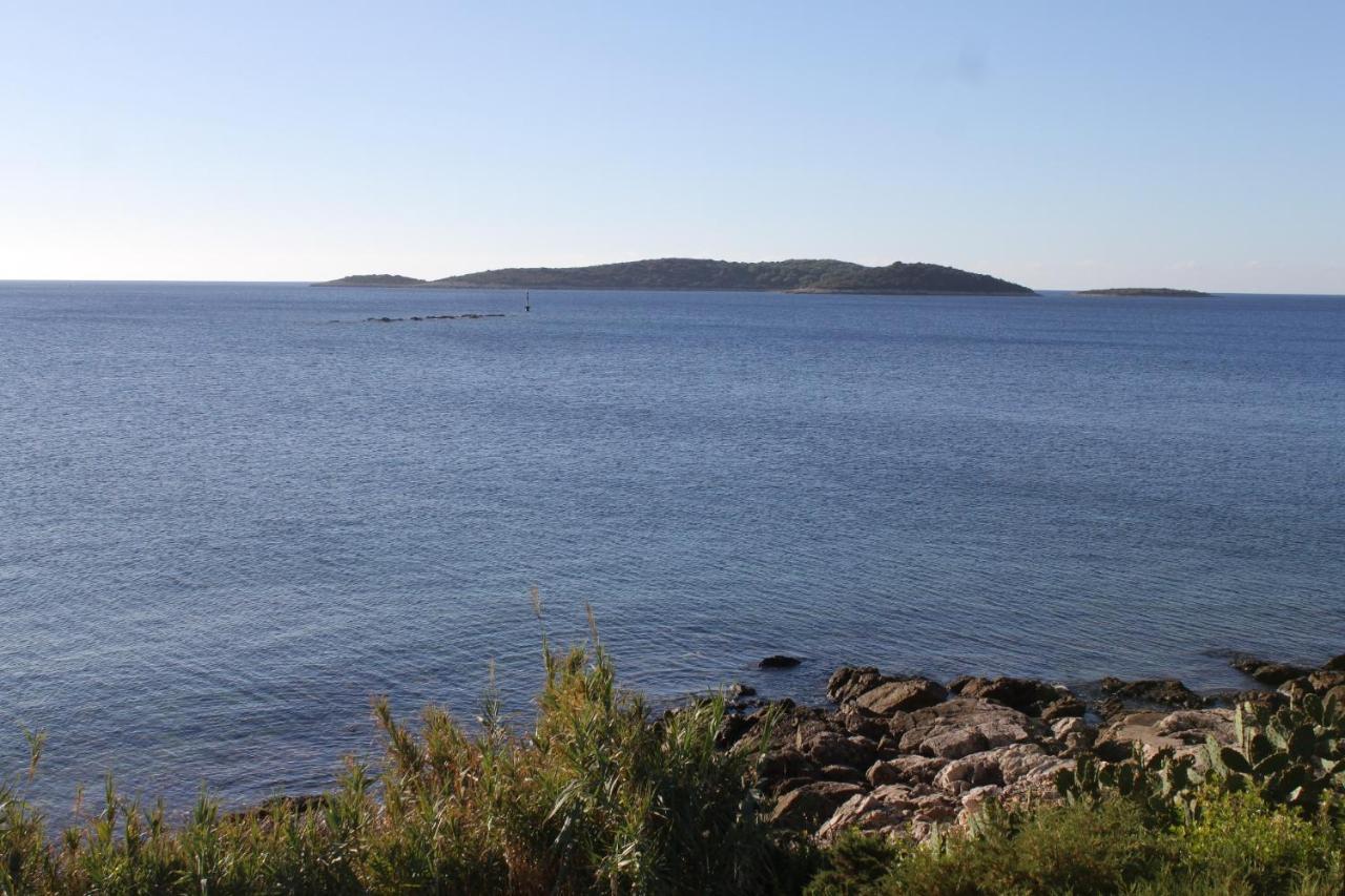 Apartments By The Sea Milna, Vis - 8946 ルカバックス エクステリア 写真