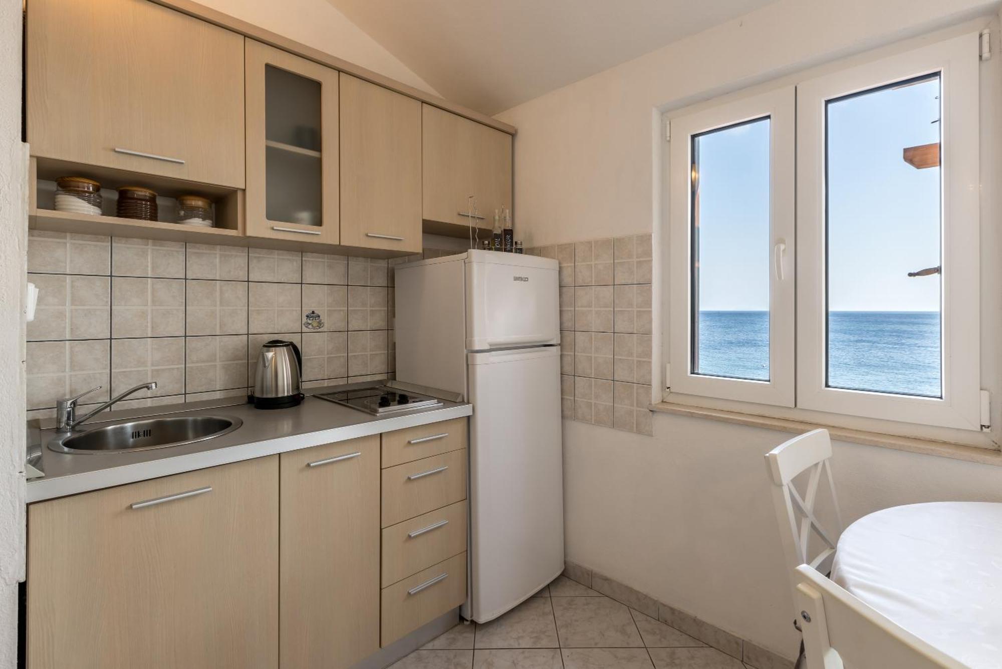 Apartments By The Sea Milna, Vis - 8946 ルカバックス エクステリア 写真