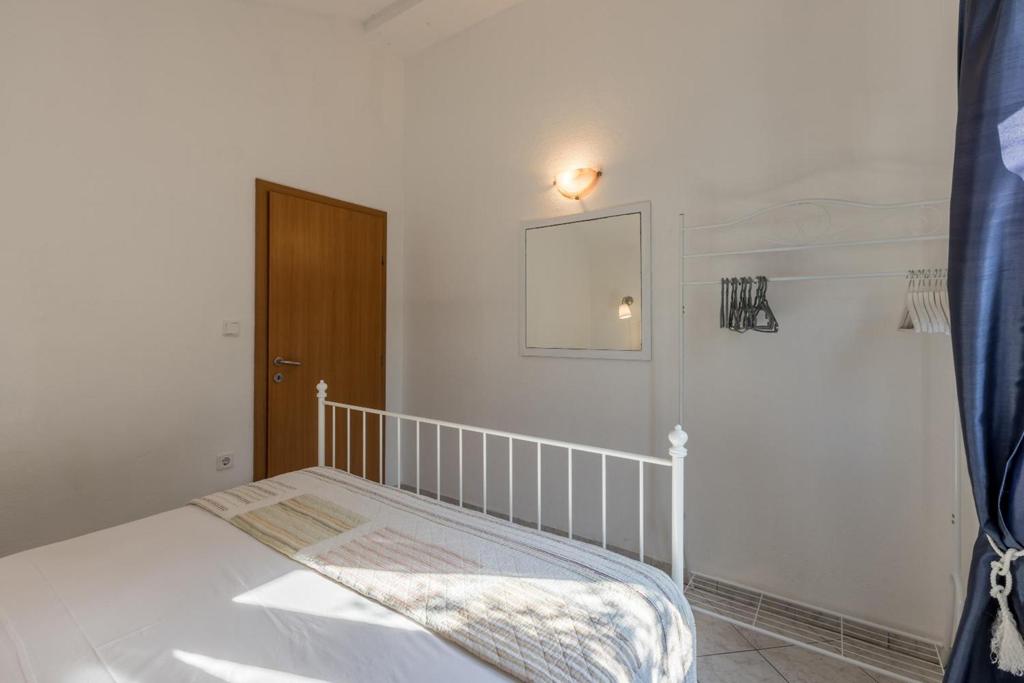 Apartments By The Sea Milna, Vis - 8946 ルカバックス 部屋 写真