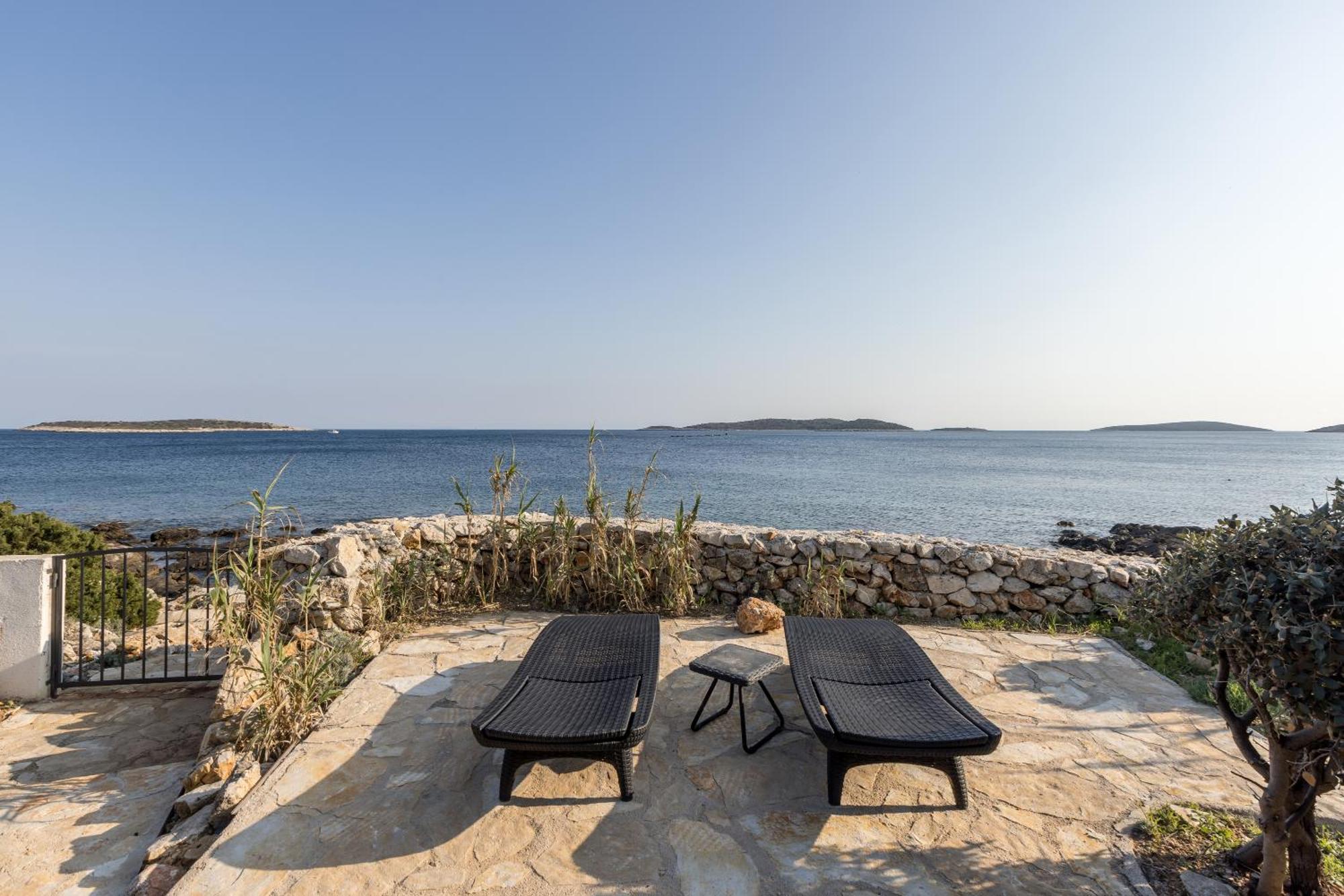Apartments By The Sea Milna, Vis - 8946 ルカバックス エクステリア 写真